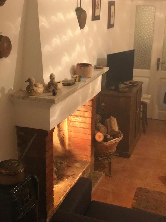 Il Riccio, Valle Roveto Country House Roccavivi ภายนอก รูปภาพ